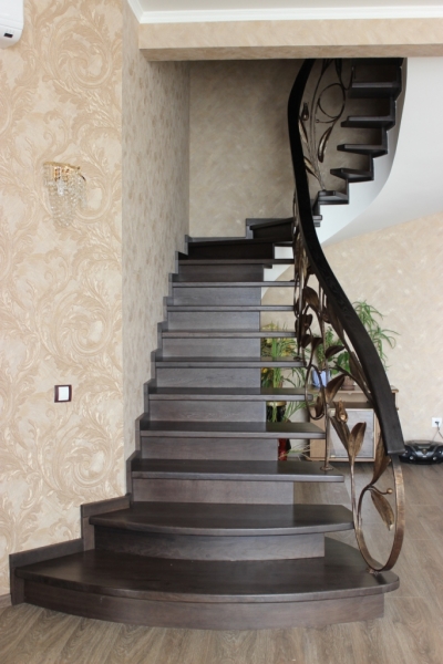 Полнотелые лестница оригинального дизайна п. Таврово-7
